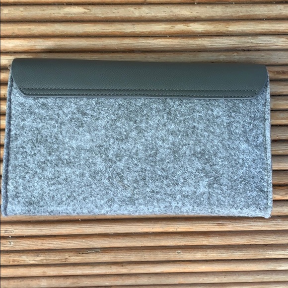 La prairie/Switzerland/ clutch - Picture 3 of 10